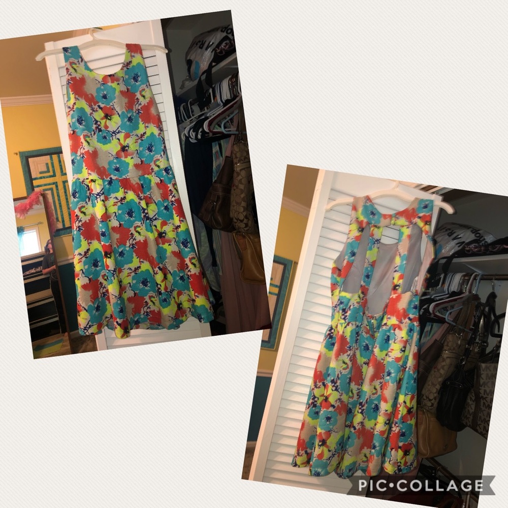 Size M Floral Dress